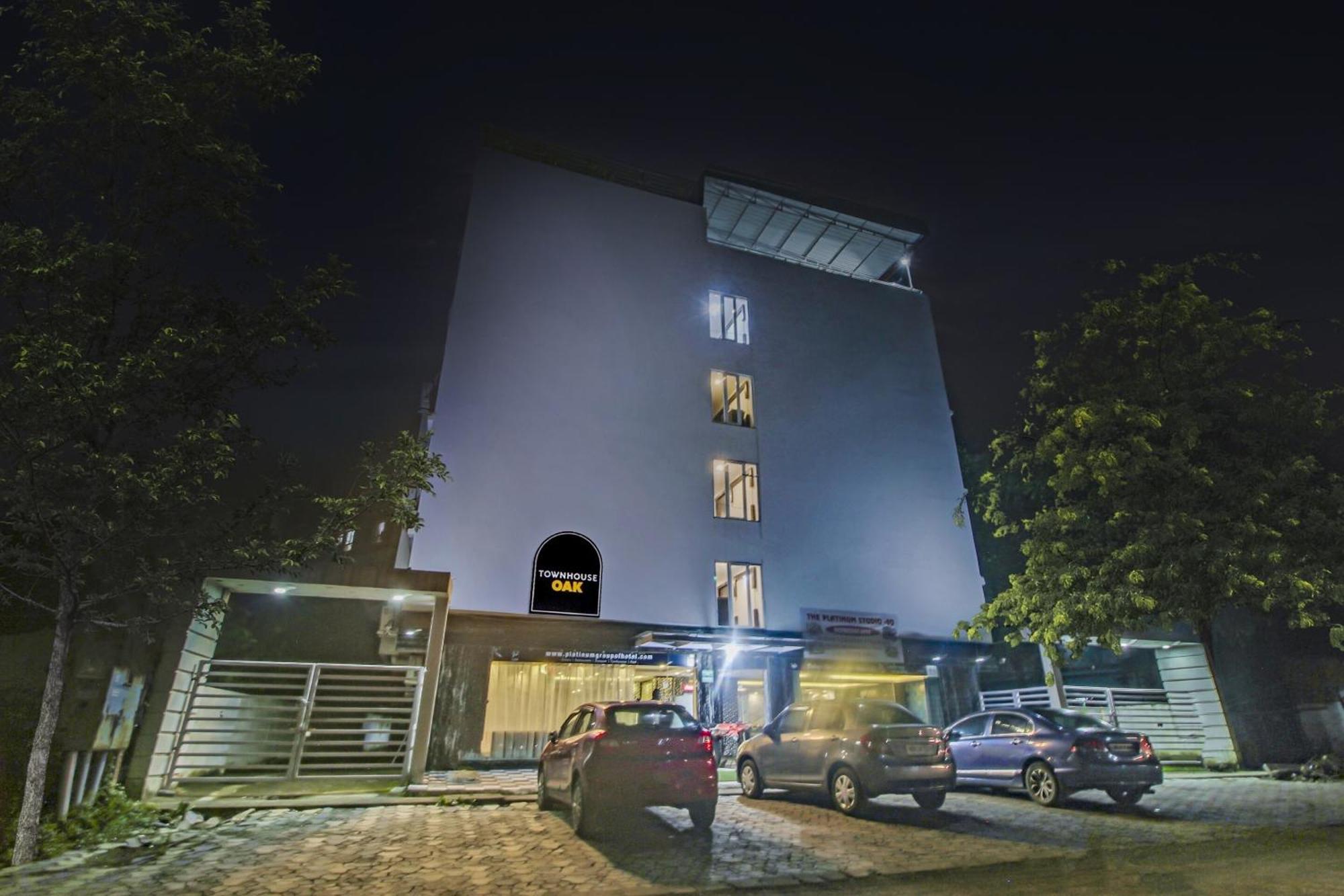 Super Townhouse Oak The Platinum Studio New Town Exterior photo